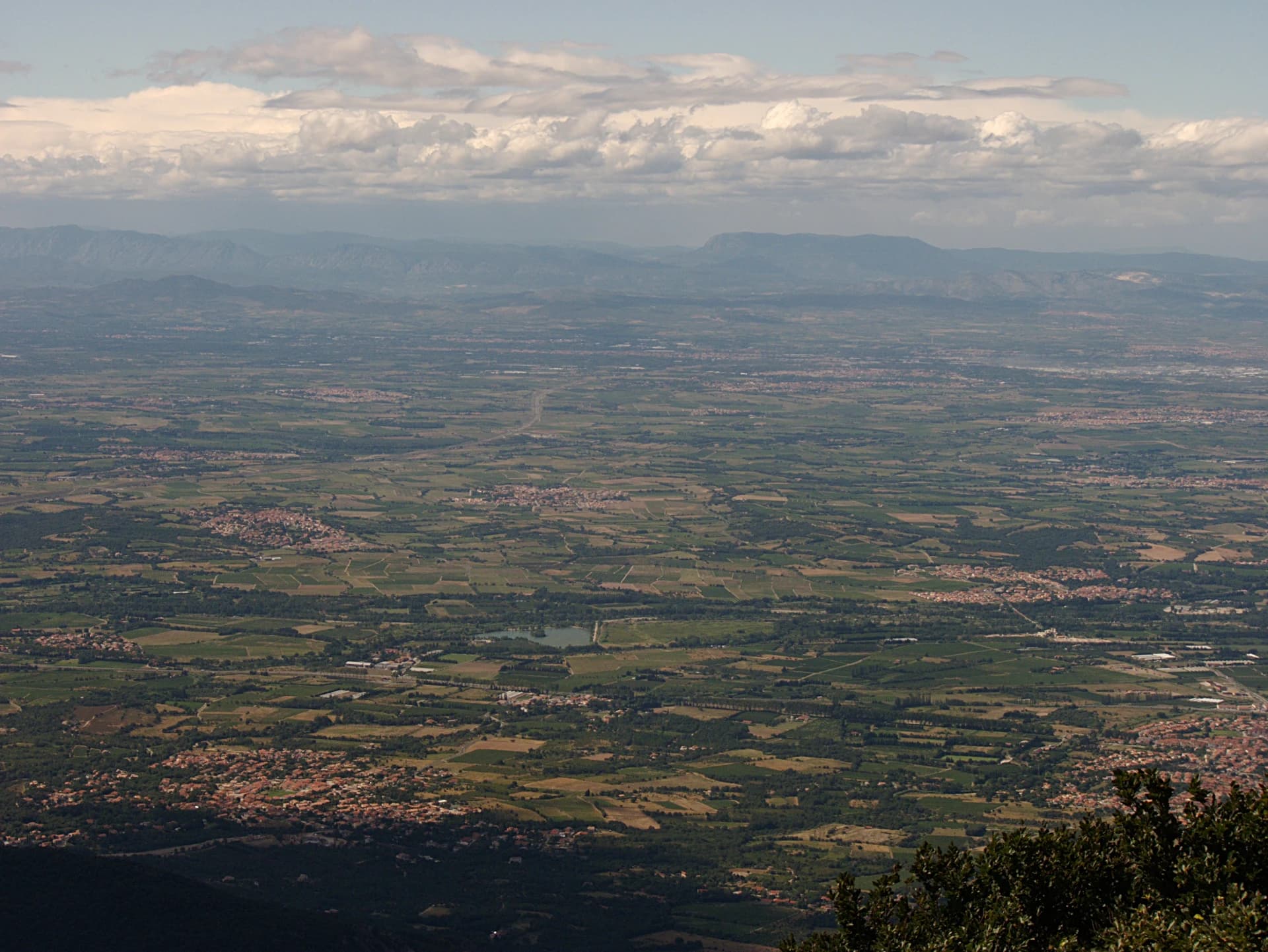 Bertrand GRONDIN  → (Talk) - Vue de la plaine du Roussillon depuis le Pic du Néoulous