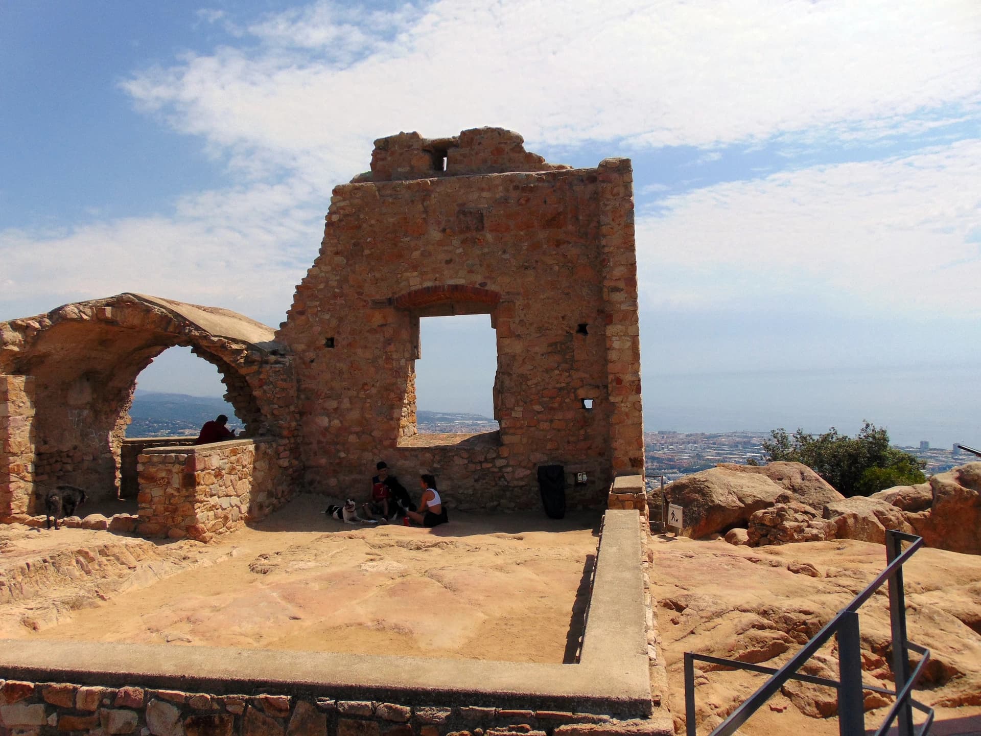 Josep Maria Viñolas Esteva - Castell de Burriac (Cabrera de Mar)