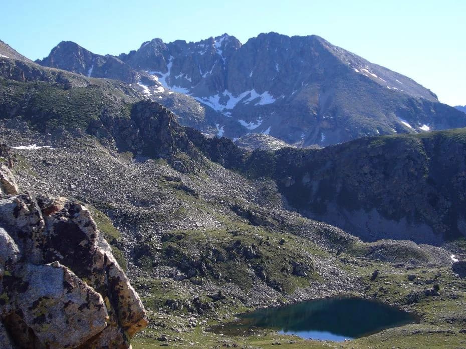 Josep Borrut - Estany Roi i Massís de Besiberri vistos des de la Collada de Fenerui; la Vall de Boí, Alta Ribagorça, Catalunya